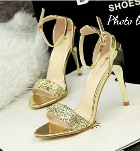 พร้อมส่ง : รองเท้าส้นทอง (สีทองอ่อน)