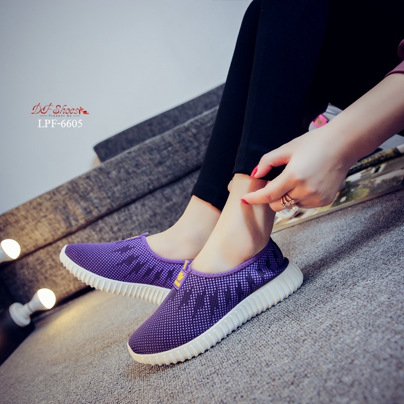 รองเท้าผ้าใบทรงสวมสไตล์ลำลอง (สีม่วง)