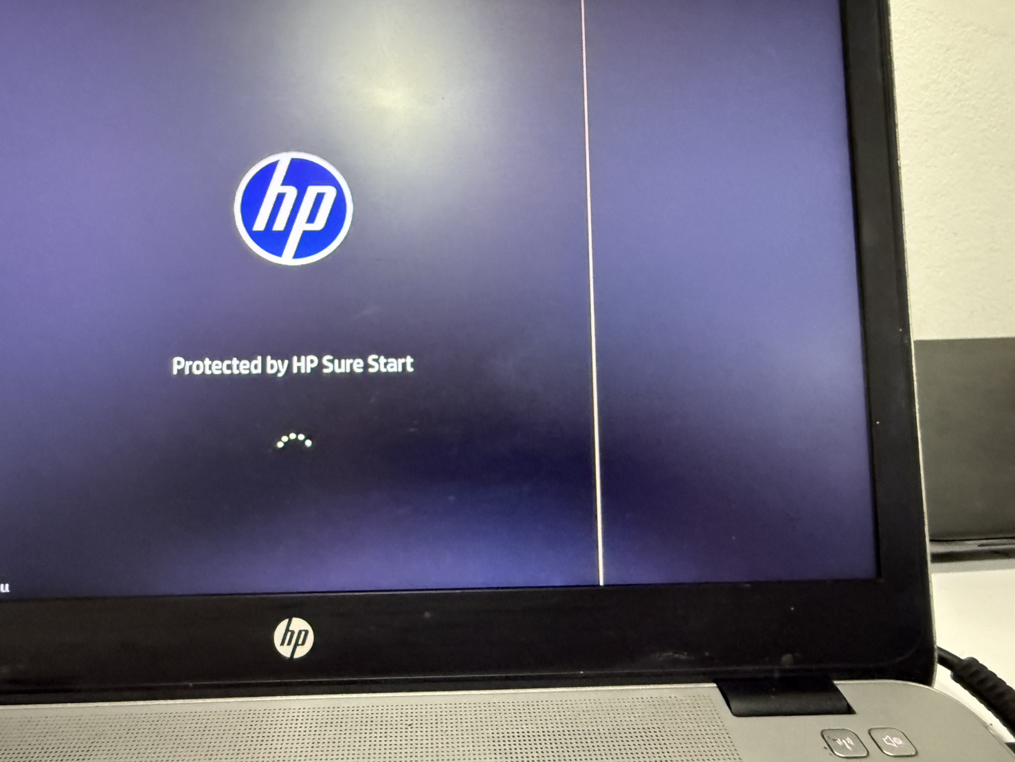 โน๊ตบุ๊ค HP EliteBook 840 G4 (i5-7300U/8GB/M.2 256GB) ไม่มี Adapter แบตเสื่อม จอเป้นเส้น ฝามีคราบกาวเล็กน้อย