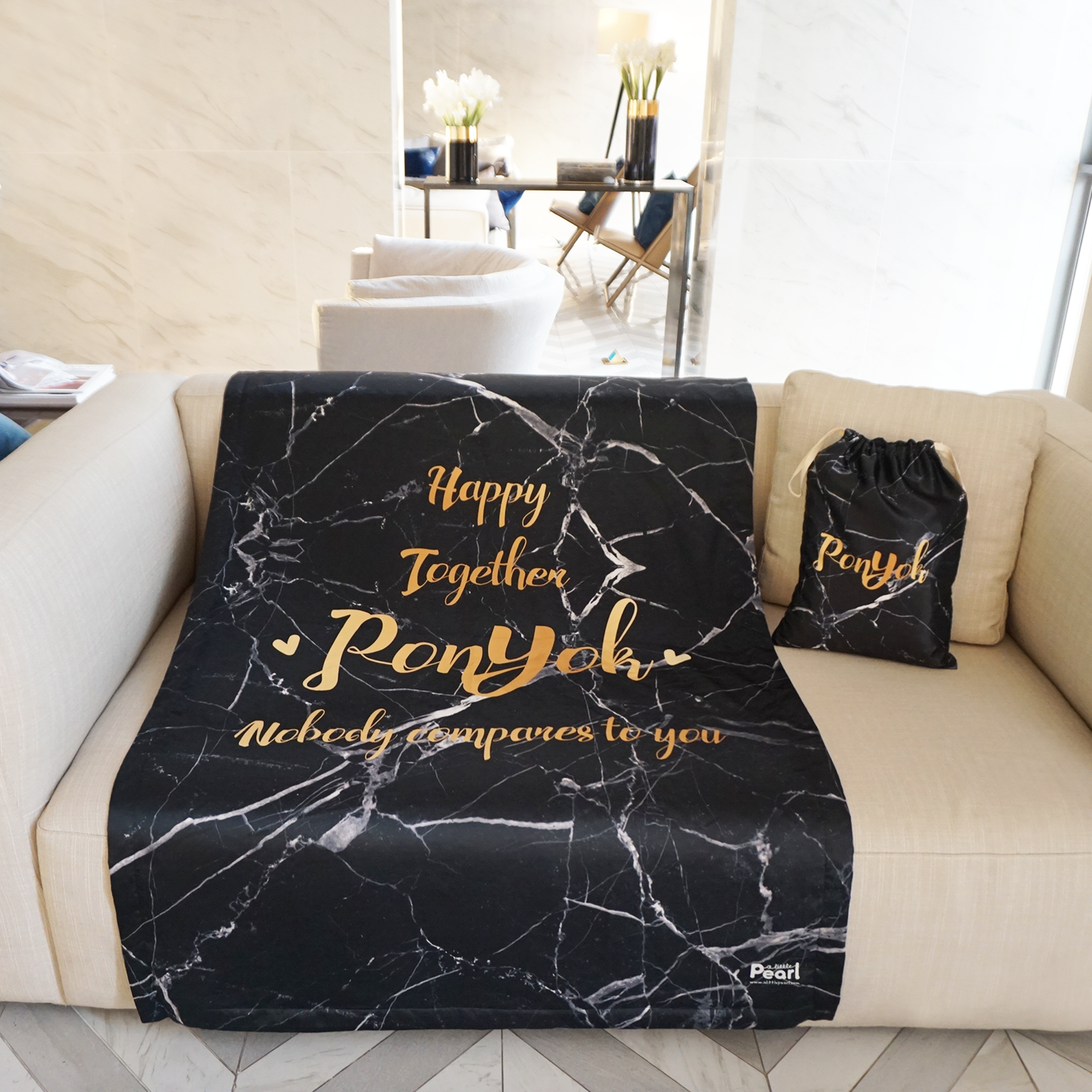 ผ้าห่ม ใส่ชื่อ ลายหินอ่อนสีดำ Balck Marble - Gold ไซส์ใหญ่ 100x150cm