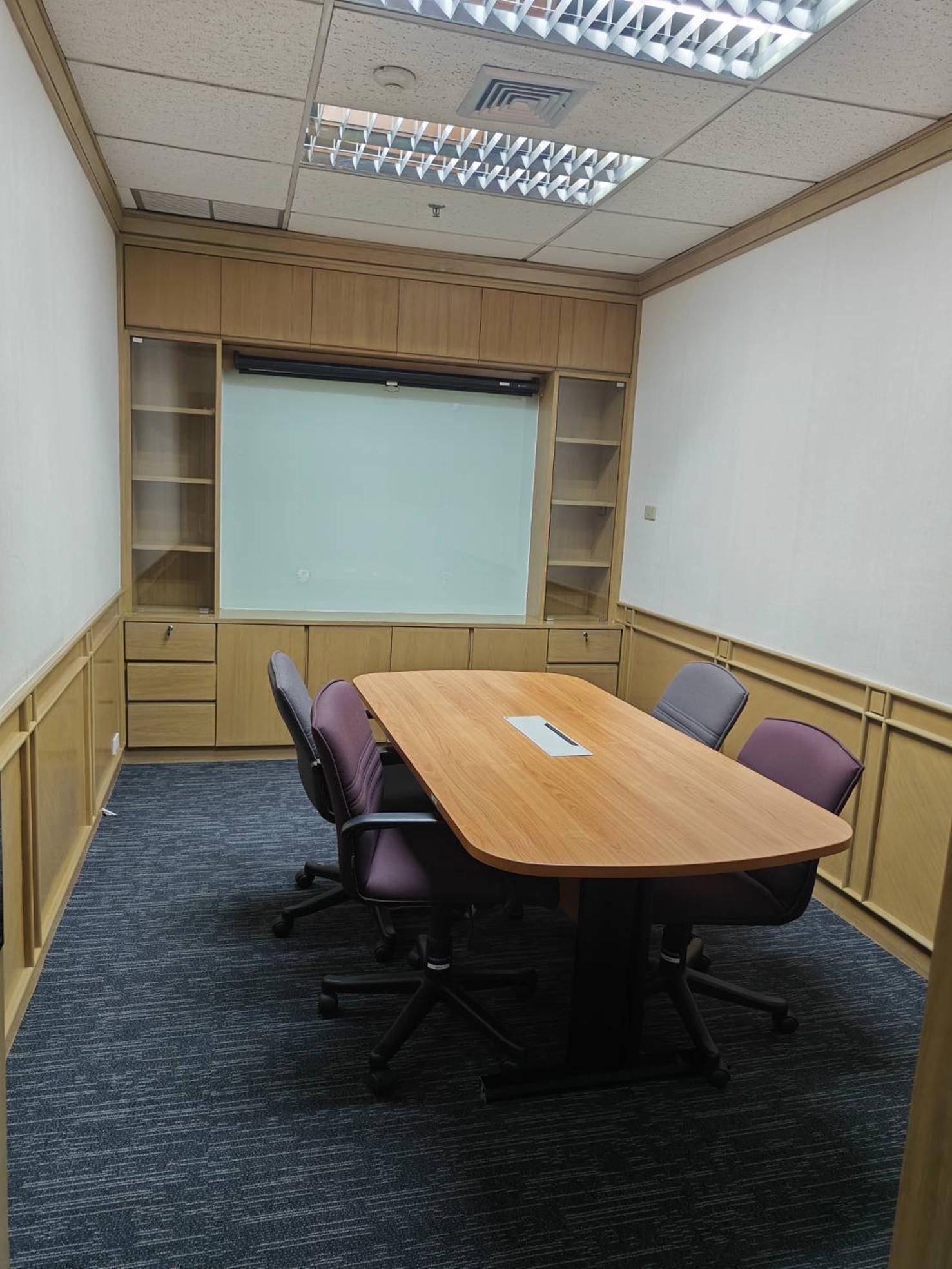 อาคาร อาร์เอส ทาวเวอร์ (RS Tower) สำนักงานให้เช่าติดถนนรัชดาภิเษก ใกล้รถไฟฟ้า MRT ศูนย์วัฒนธรรมแห่งประเทศไทย เพียง 50 เมตร