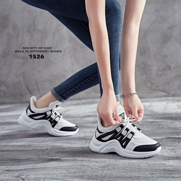 รองเท้าผ้าใบทรงSpotสไตล์แบรนด์ (สีเหลือง)