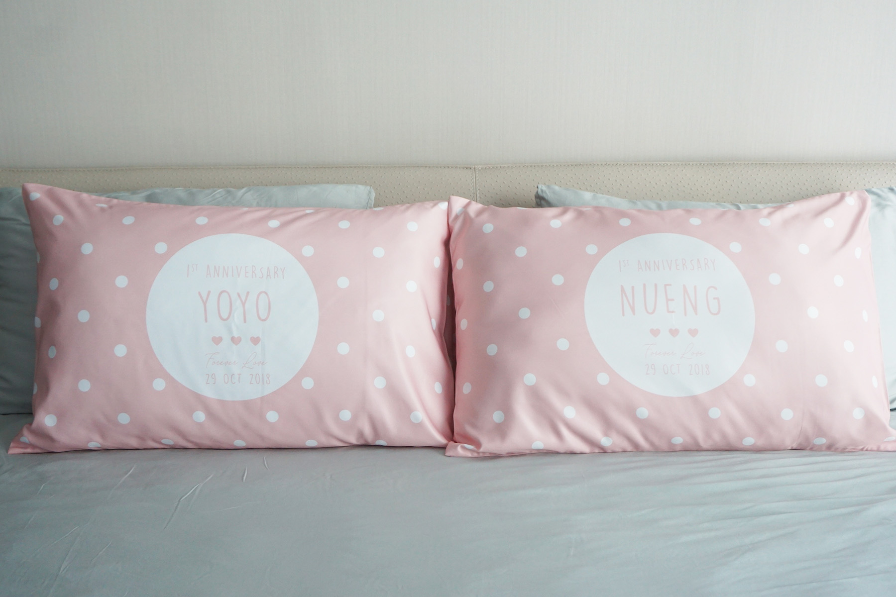 ปลอกหมอนหนุนคู่ พิมพ์ลายเต็มผืน Polka Dot - Pink