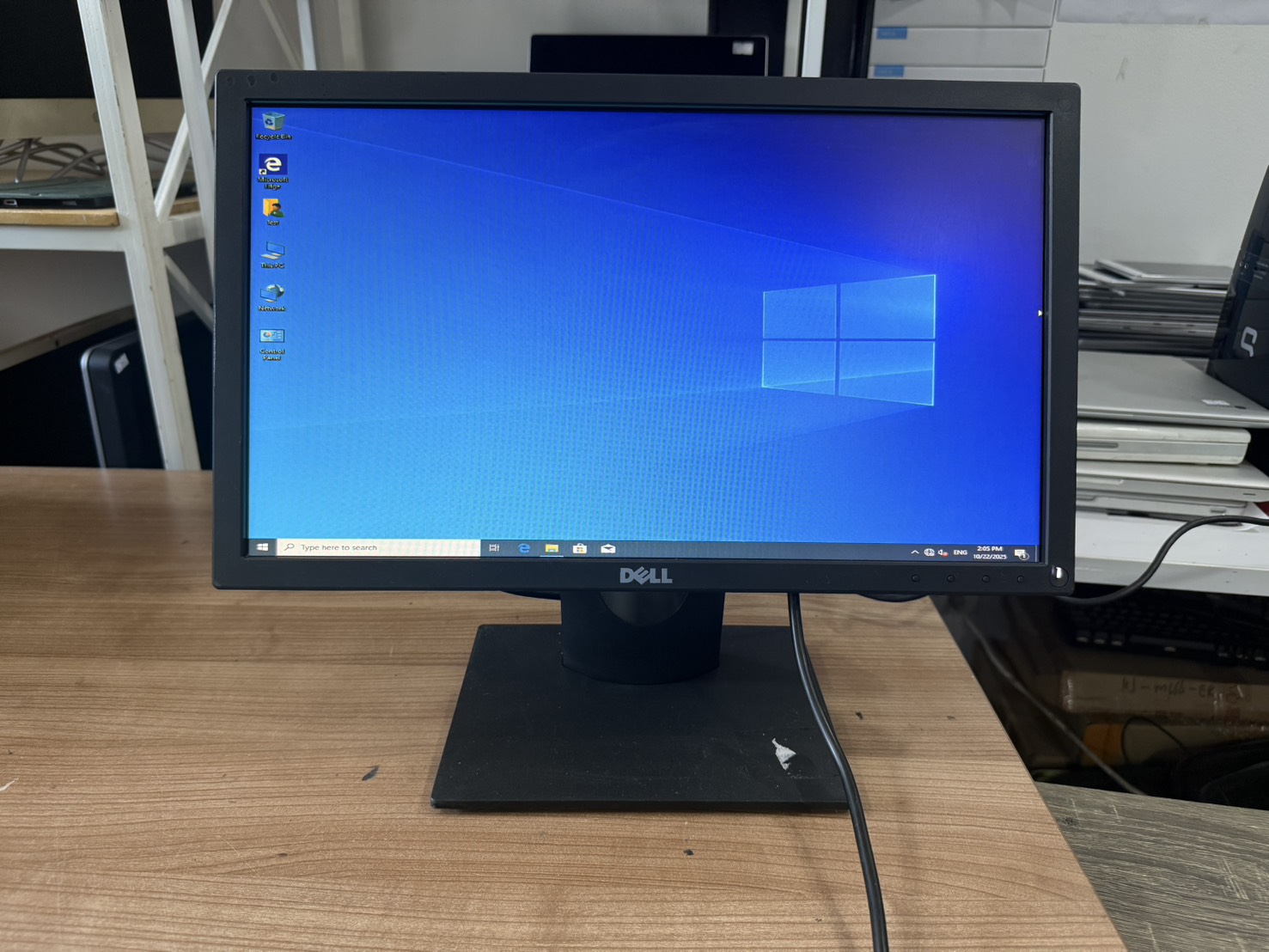 จอคอมพิวเตอร์ Dell E1916HVF 19-inch จอมีรอย