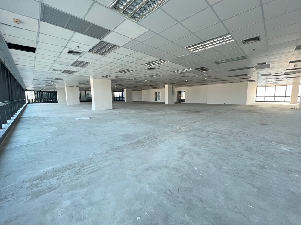 东水大厦 |泰国曼谷 Si Rat 高速公路和 Don Mueang 收费公路附近 Vibhavadi Rangsit 路甲级办公室出租。