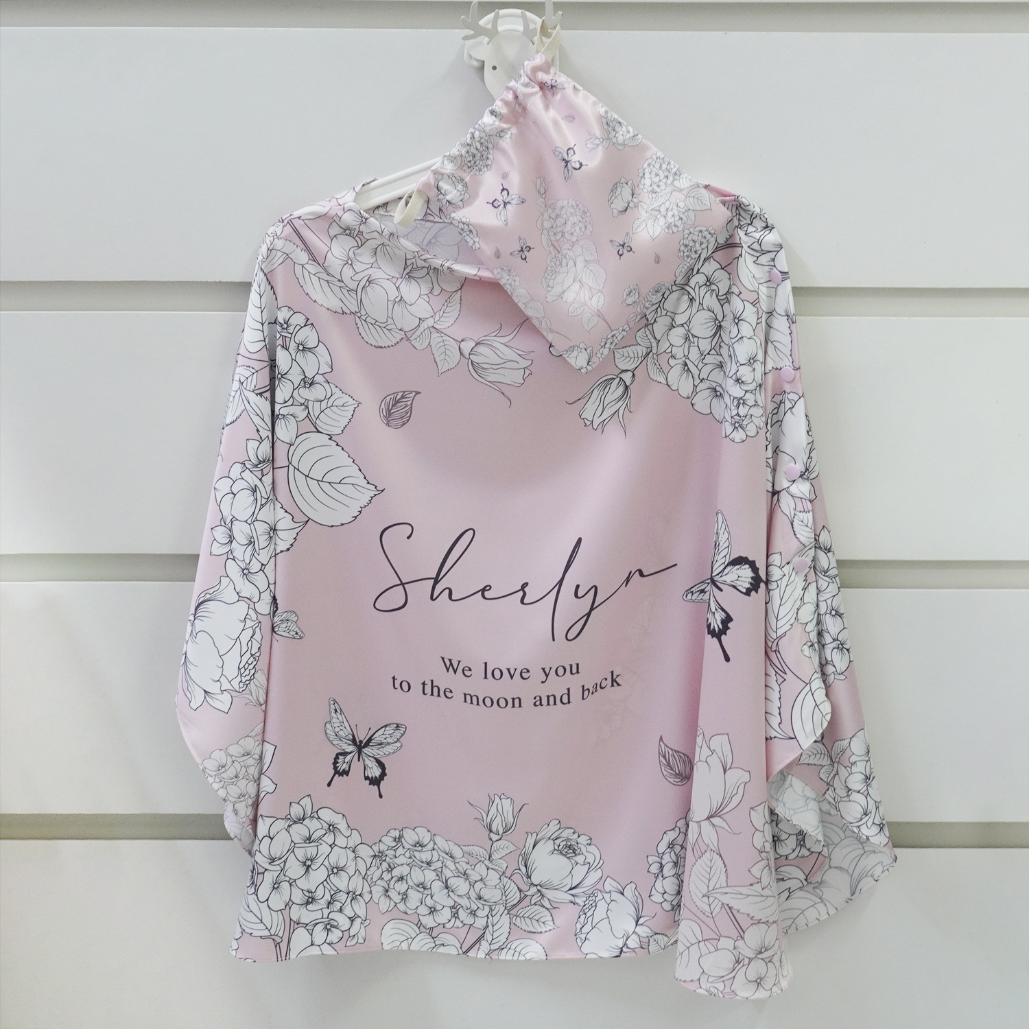 ผ้าคลุมให้นม 3in1 (รุ่นมีกระดุม ถอดโครงได้) แบบสั่งทำใส่ชื่อ ลาย Butterfly Vintage - Pink