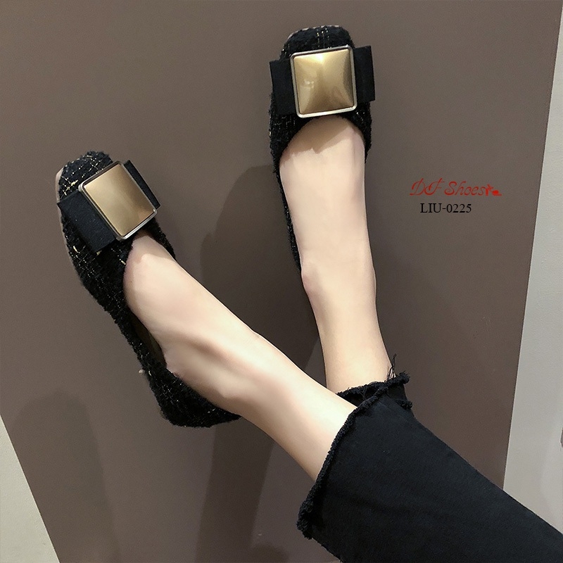 รองเท้าคัทชูส้นแบนแต่งอะไหล่ (สีแดง)