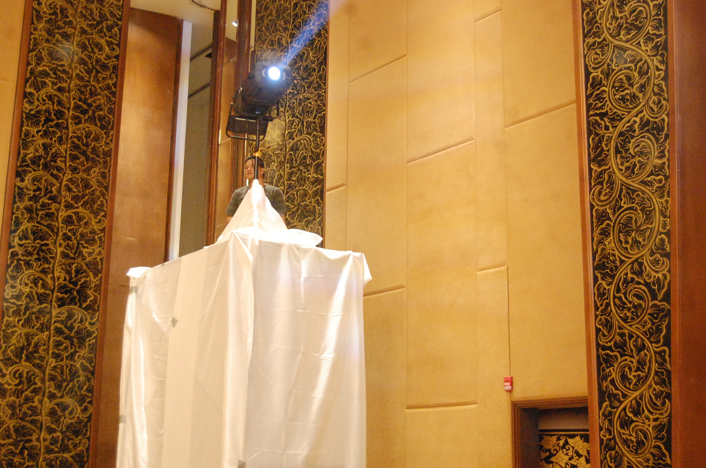 บริการ FOLLOW LIGHT