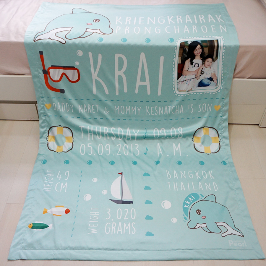 ผ้าห่ม ใส่ประวัติแรกเกิด+รูปถ่าย ลายโลมา ไซส์ใหญ่ 100x150cm