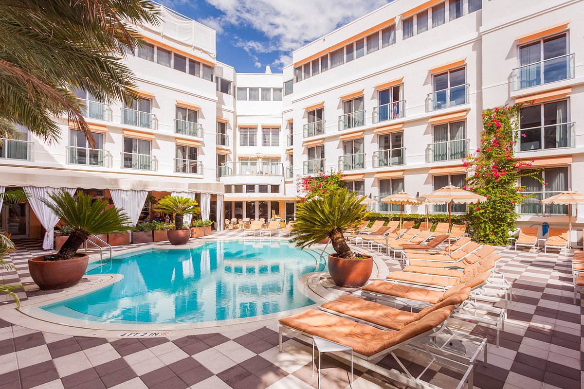5-star hotel for sale, 390 rooms, near Patong Beach, Phuket, Thailand, only 200 m.