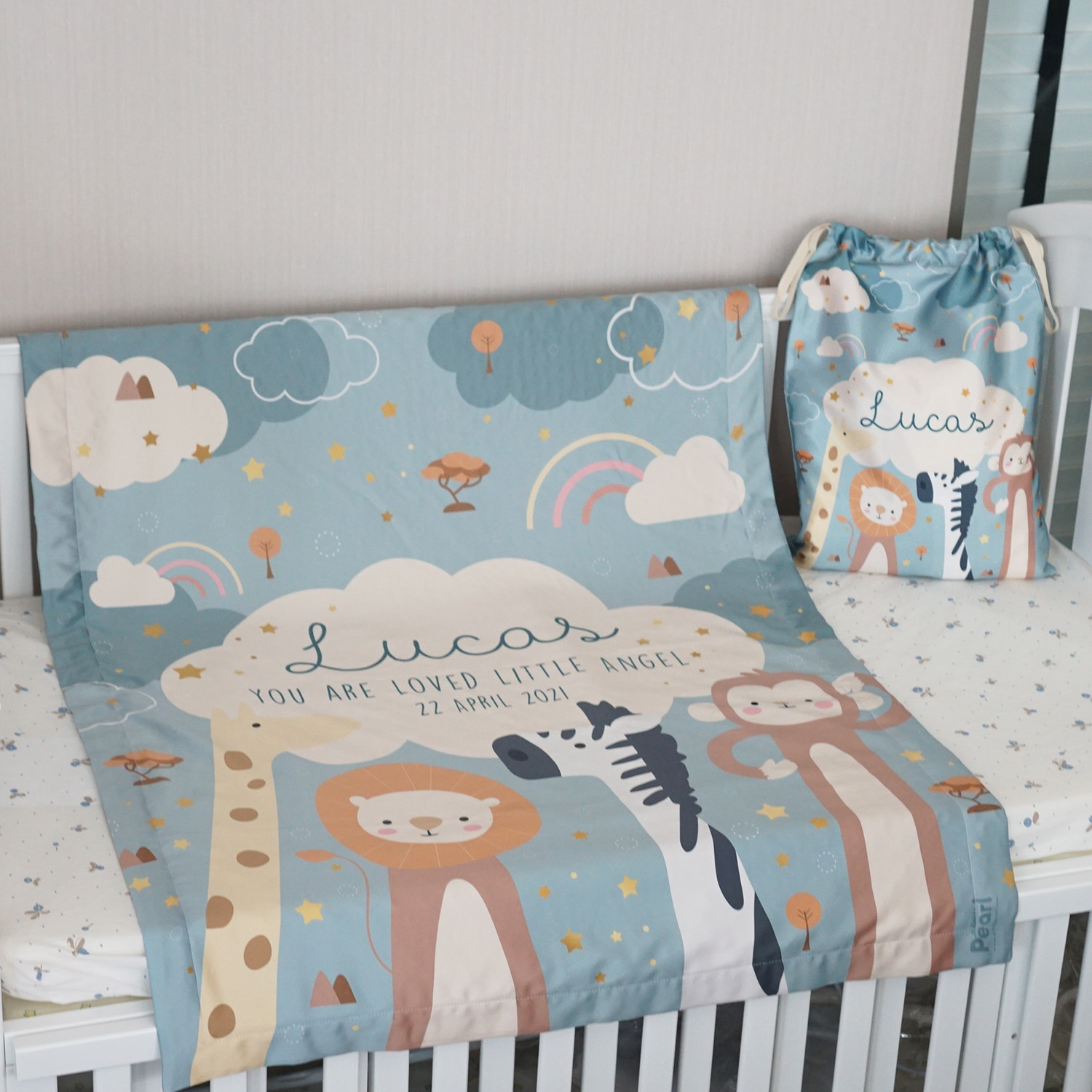 ชุดของขวัญเด็กแรกเกิด ผ้าห่ม ขนาด 75x100cm + ถุงผ้าซาติน ไซส์ L ลาย Safari - Green