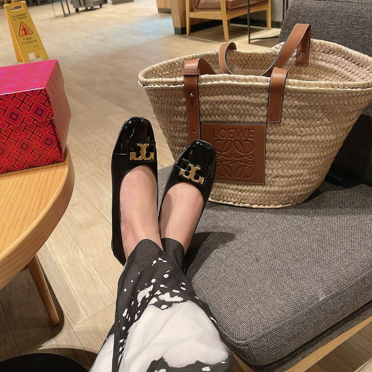 รองเท้าคัทชูส้นแบน Style Tory (สีน้ำตาล)