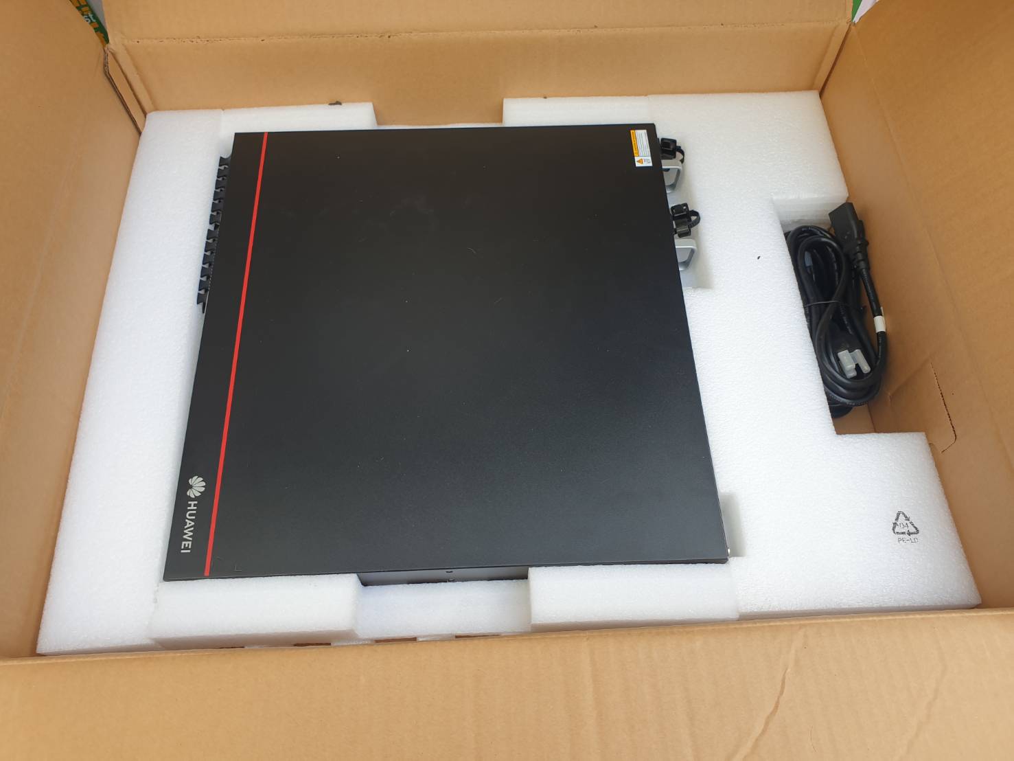 สวิตช์ S5735-S32ST4X Huawei Switch 24*GE SFP ports 8*10/100/1000BASE-T ports 4*10GE SFP+ port ของใหม่