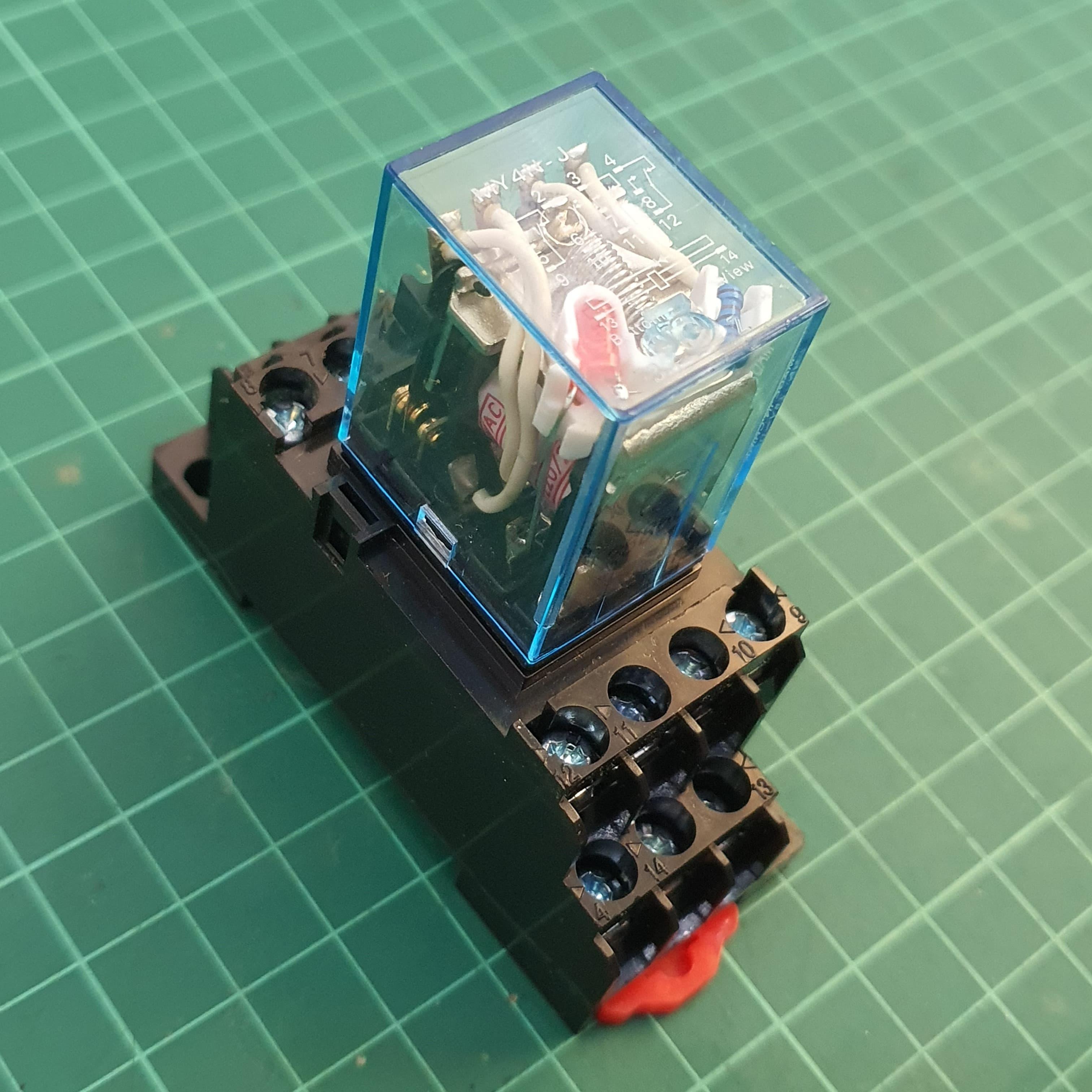 MY4N-J ( Coil 220VAC )