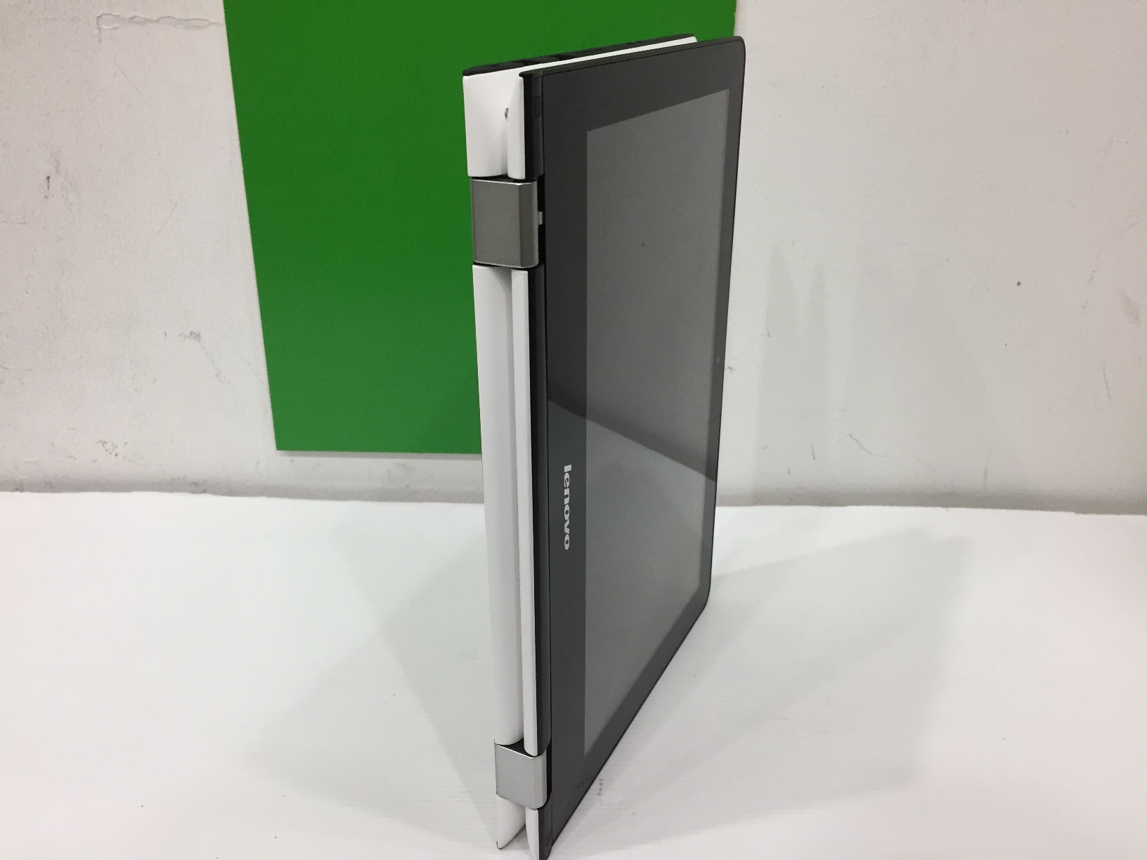 Lenovo Yoga 300-11IBR