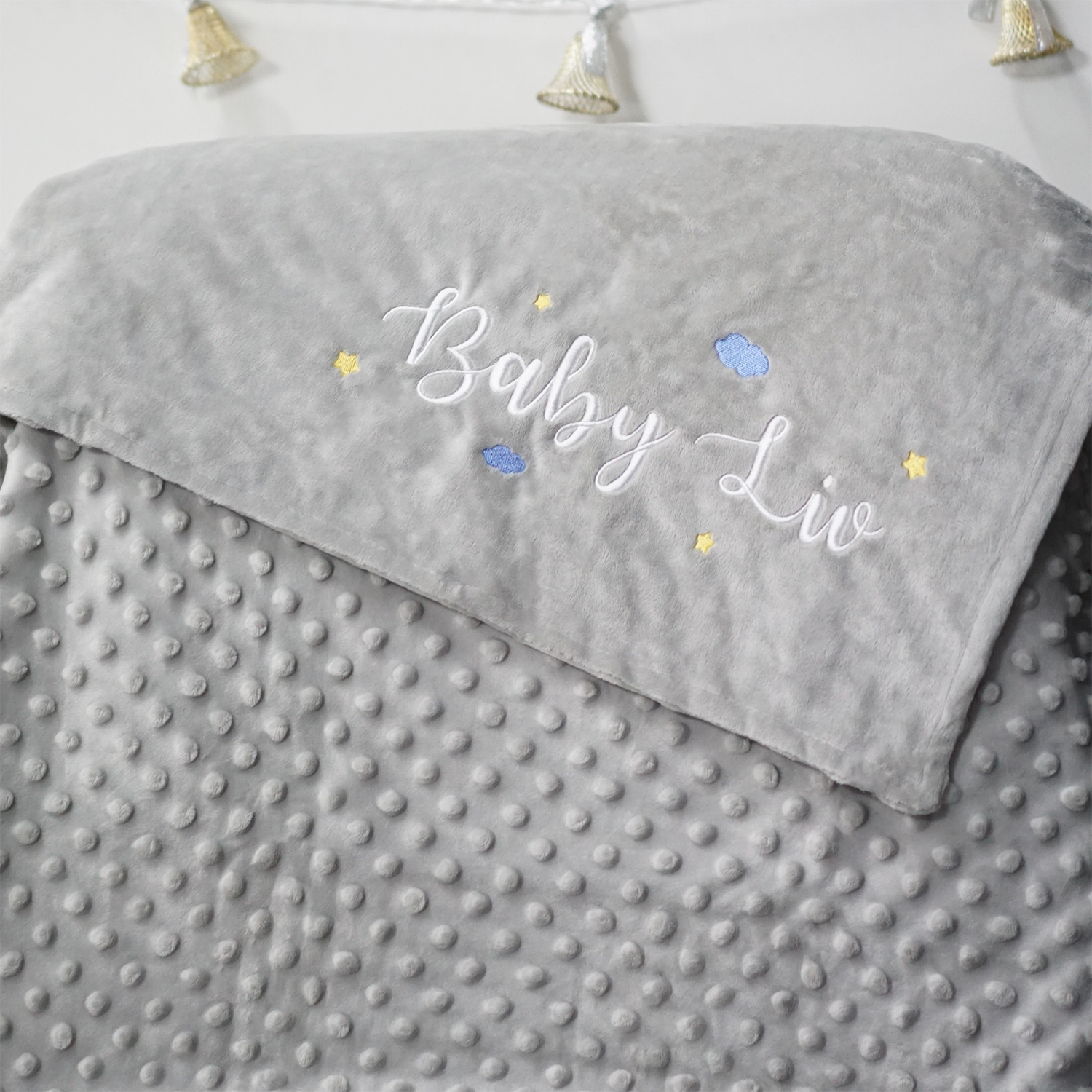 ผ้าห่ม Minky - สีเทา 75x100cm แบบปักชื่อ+icon - Cloud