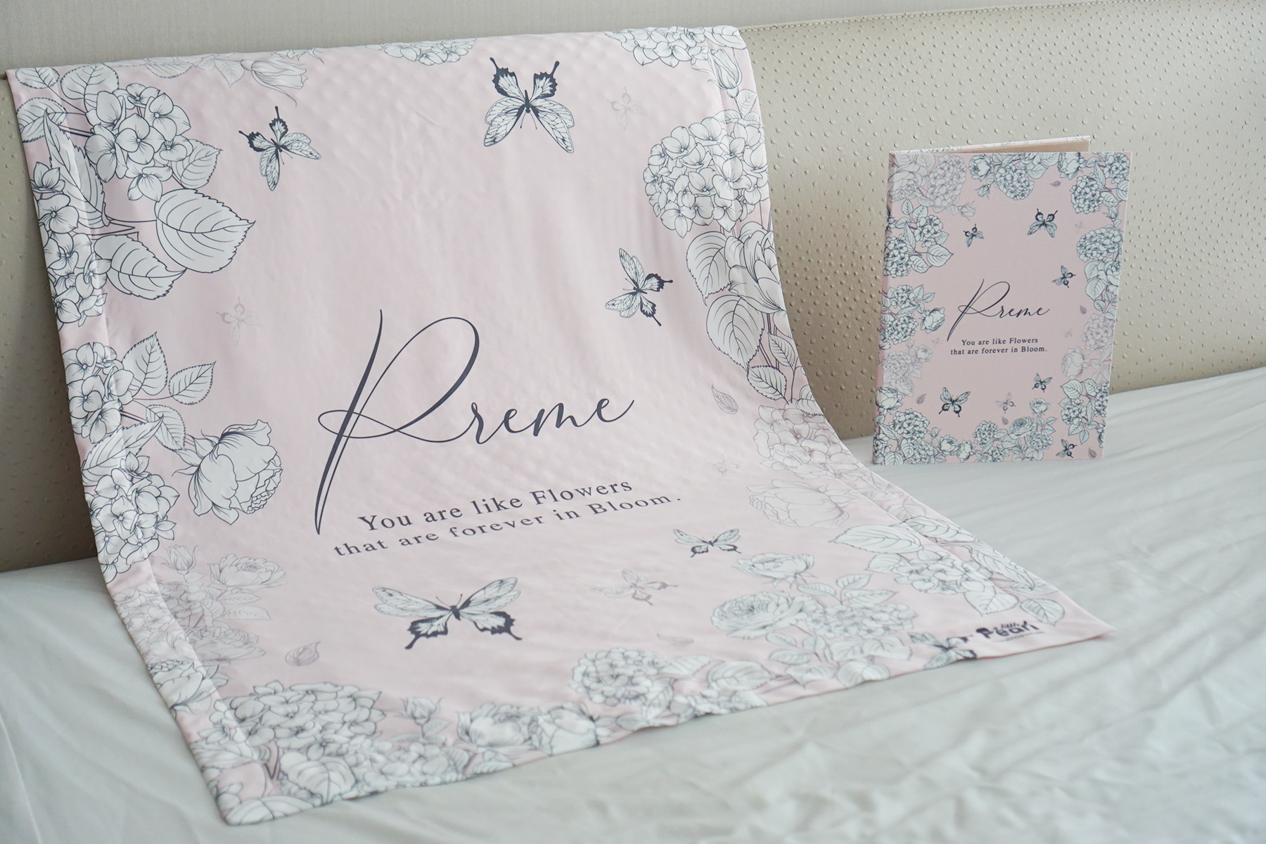 ชุดของขวัญเด็กแรกเกิด ผ้าห่ม ขนาด 75x100cm + แฟ้มใส่สูติบัตร ลาย Butterfly Vintage - Pink