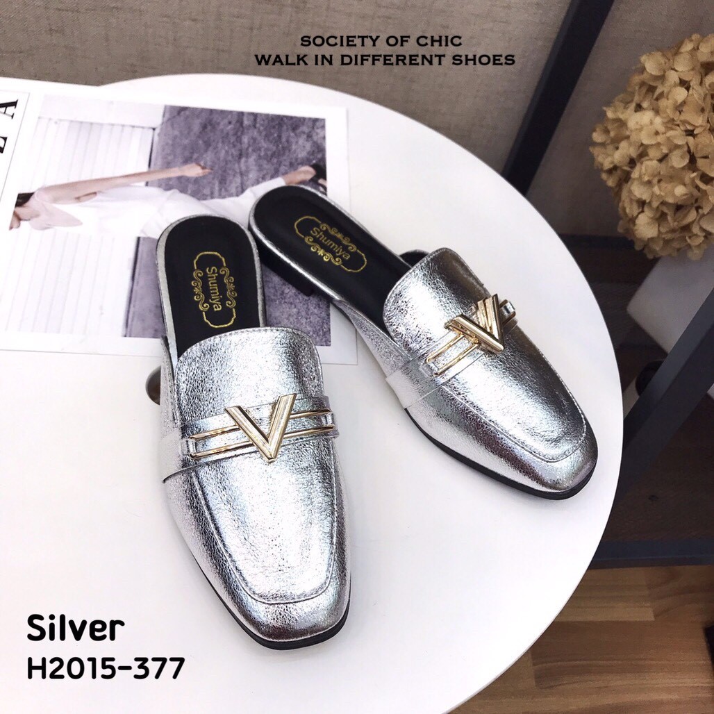 รองเท้าแตะเปิดส้นแต่งอะไหล่ V (สีทอง)