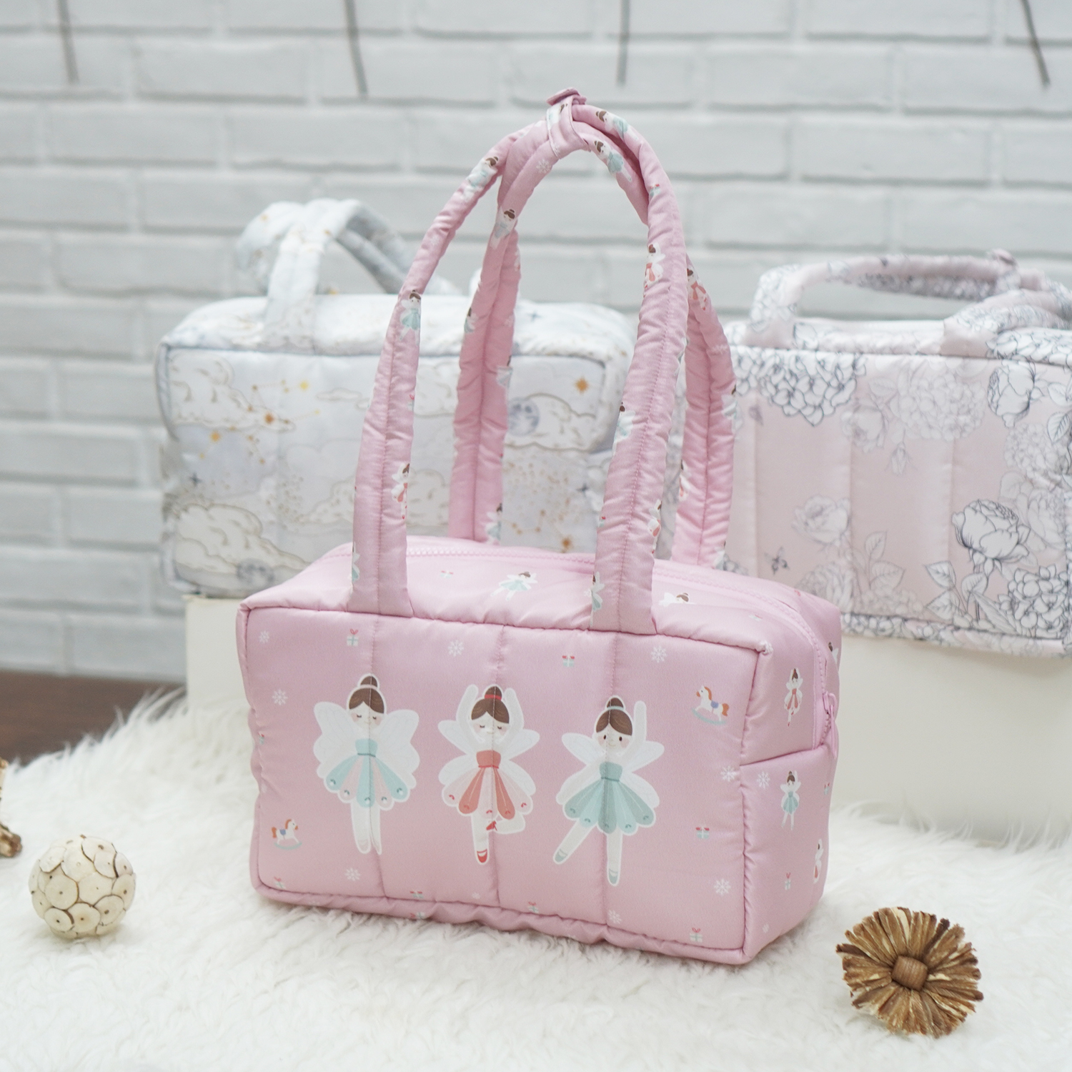 Fluffy Bowling Bag กระเป๋านุ่มนิ่ม ทรง Bowling แบบพร้อมส่ง ลาย Sugar Plum Fairy - Pink