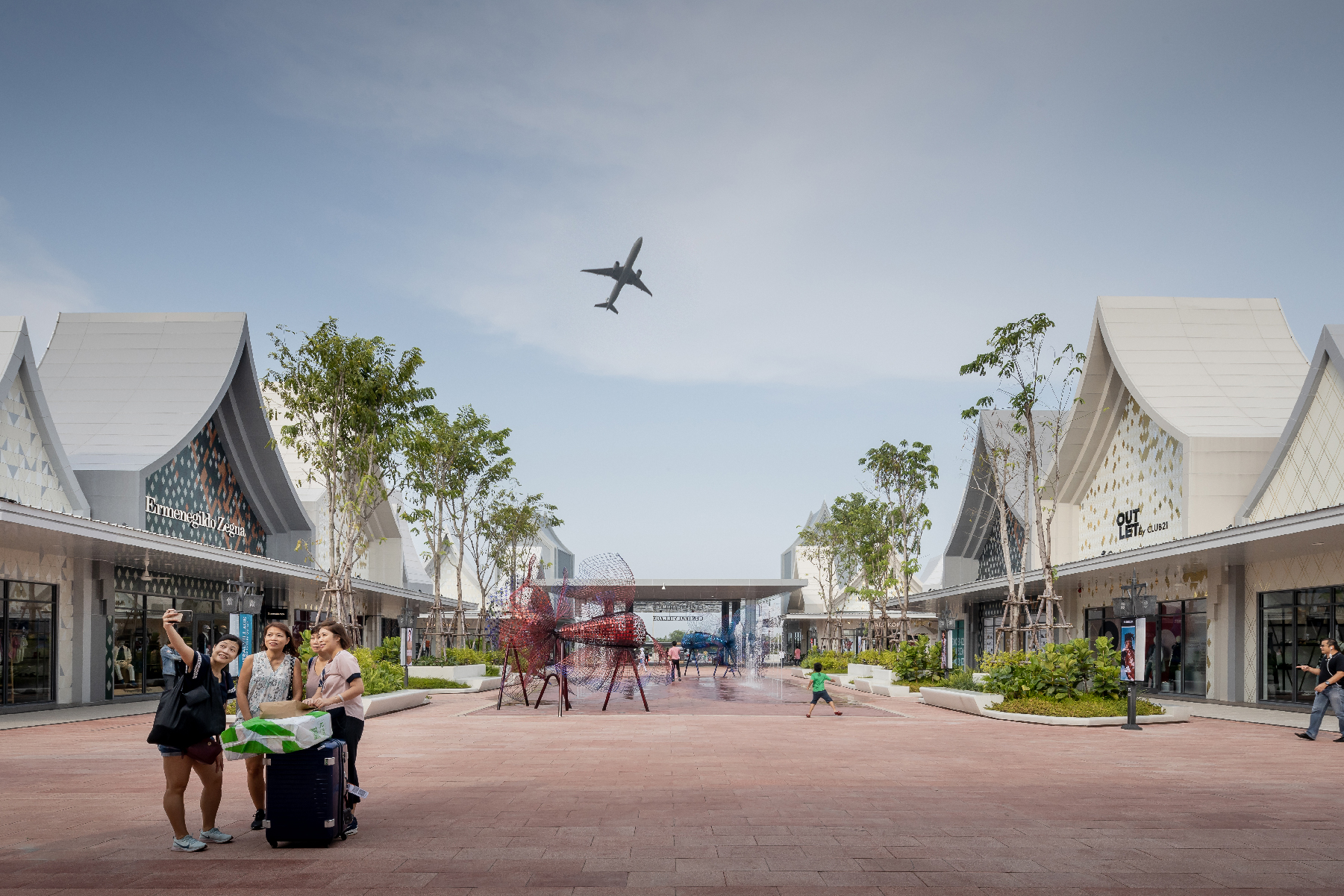 ยกระดับธุรกิจของคุณ ด้วยออฟฟิศสุดพรีเมียม ทำเลศักยภาพ ใกล้สนามบินสุวรรณภูมิ ที่ "เซ็นทรัล วิลเลจ - ลักชัวรี่ เอาท์เล็ต กรุงเทพฯ | Central Village - Bangkok Luxury Outlet."