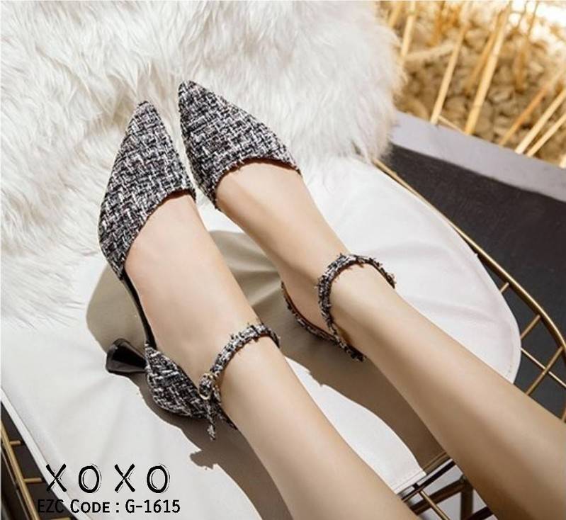 รองเท้าคัทชูผ้าทวิสเว้าข้าง (สีดำ)