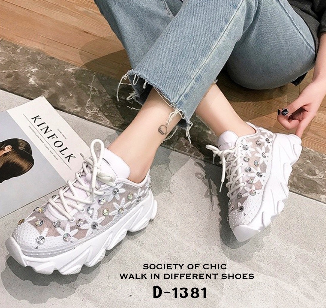 รองเท้าผ้าใบSoft Comfort แต่งเลื่อมเพชร