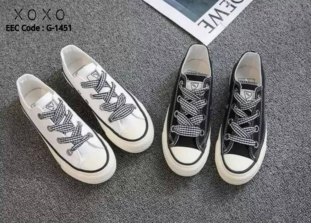 รองเท้าผ้าใบแคนวาสแต่งเชือกสี (สีดำ)