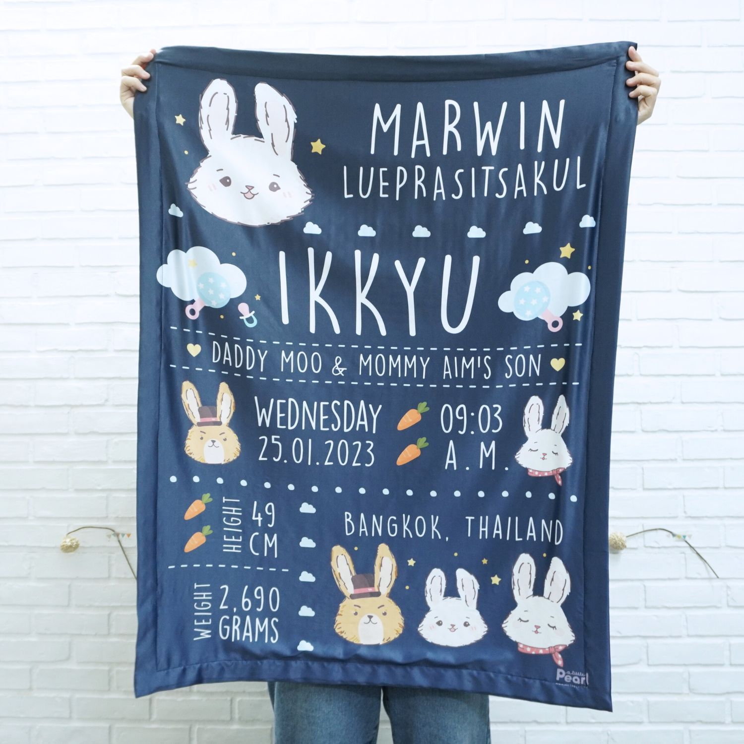 ผ้าห่ม สั่งทำใส่ชื่อ ลาย Rabbit with carrot - Navy