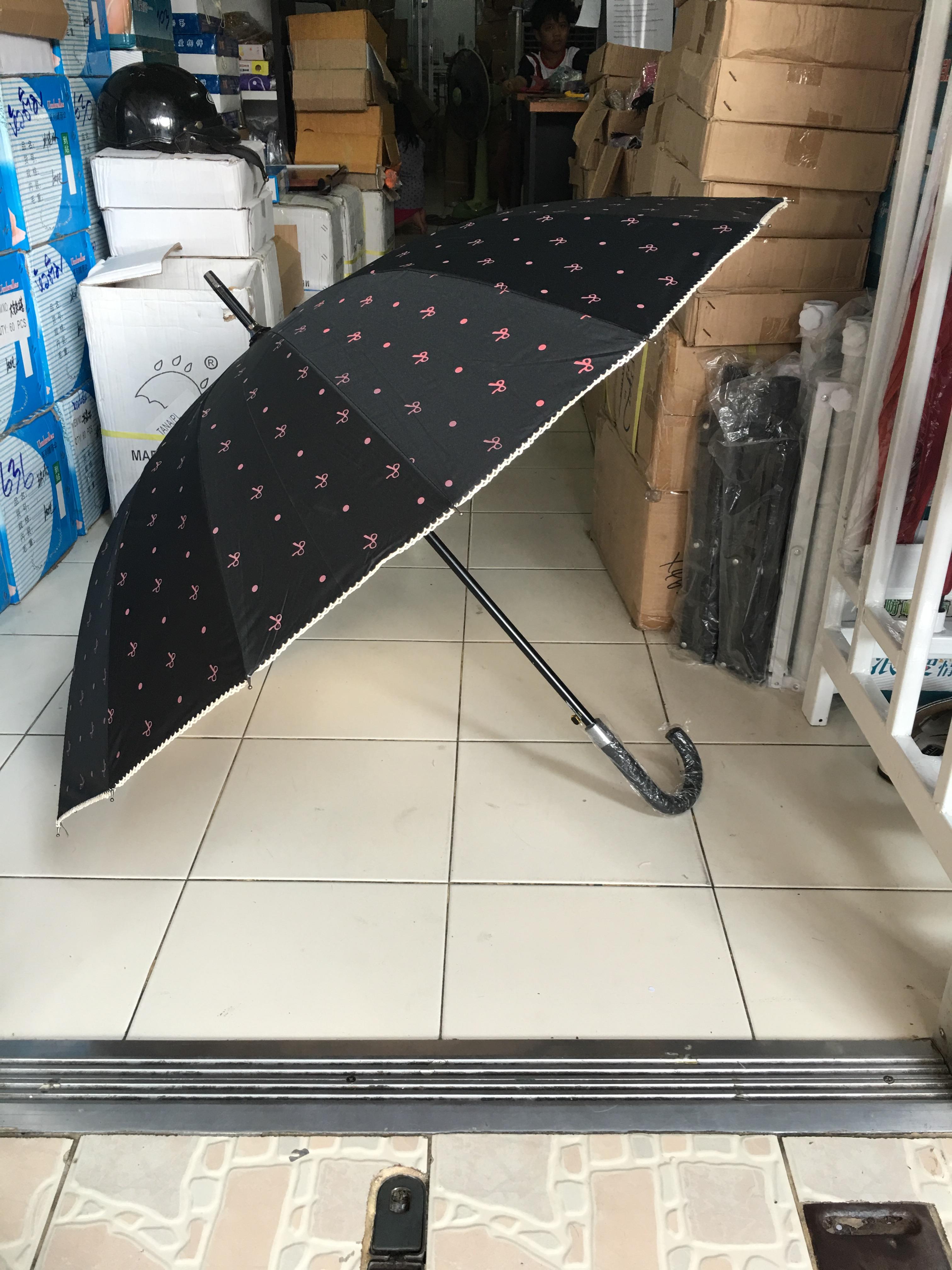 ร่มตอนเดียว23นิ้วลายโบว์มีระบายลูกไม้มียูวีสีทอง