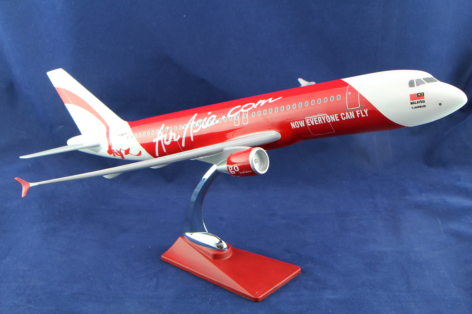 โมเดลเครื่องบิน แอร์เอเชีย Air Asia (Airbus A320) 2ไอพ่น สีแดง มาเลเซีย ลำใหญ่