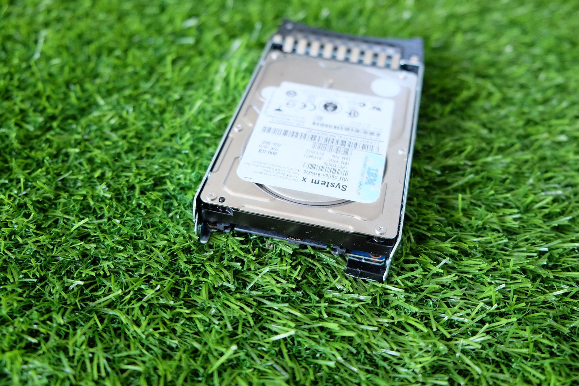 Harddisk IBM SAS 1.2 TB ความเร็ว 10K ขนาด 2.5 มี Tray ให้พร้อม เหมาะกับ Server