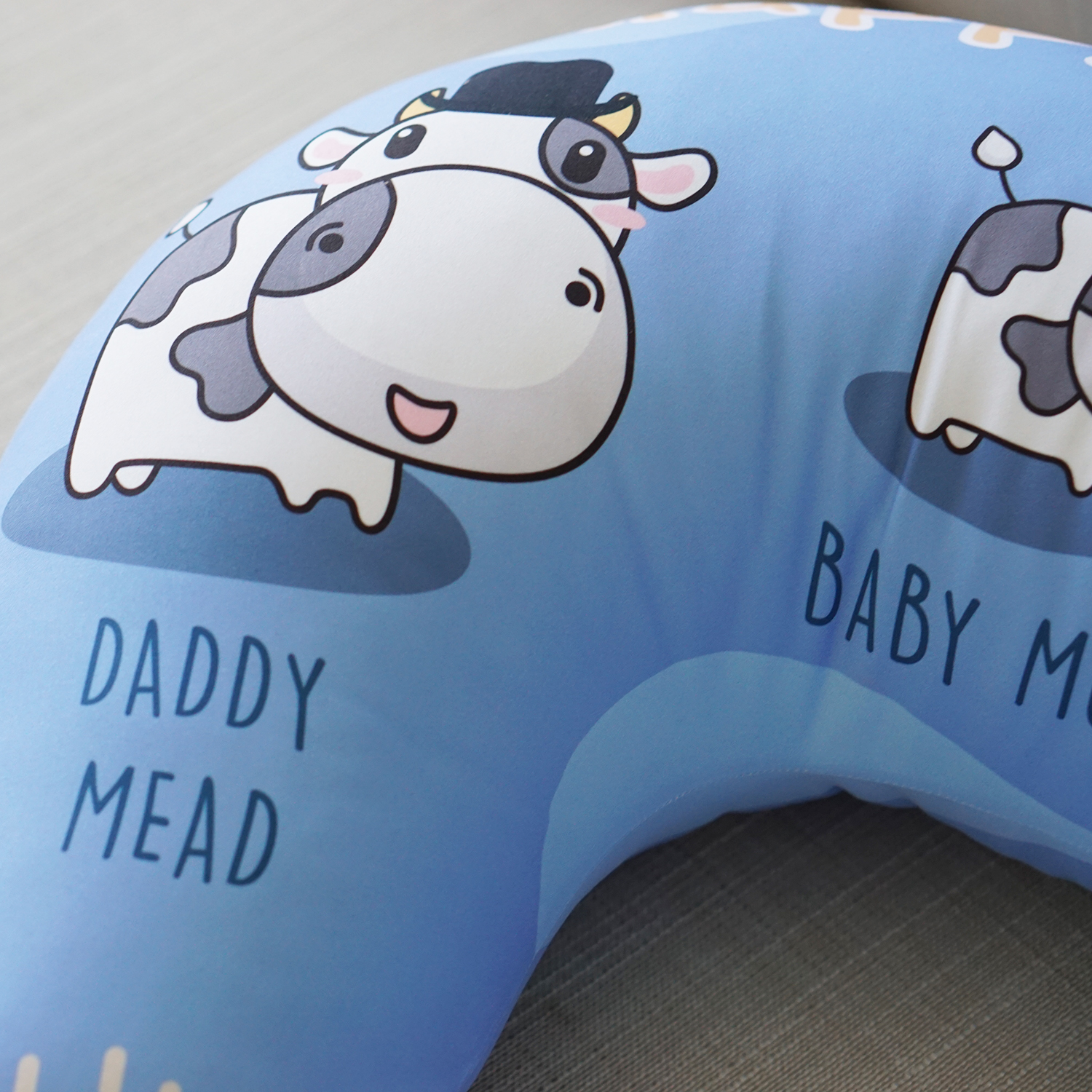 หมอนรองให้นม สั่งทำใส่ชื่อ ลาย Cow1 - Indigo