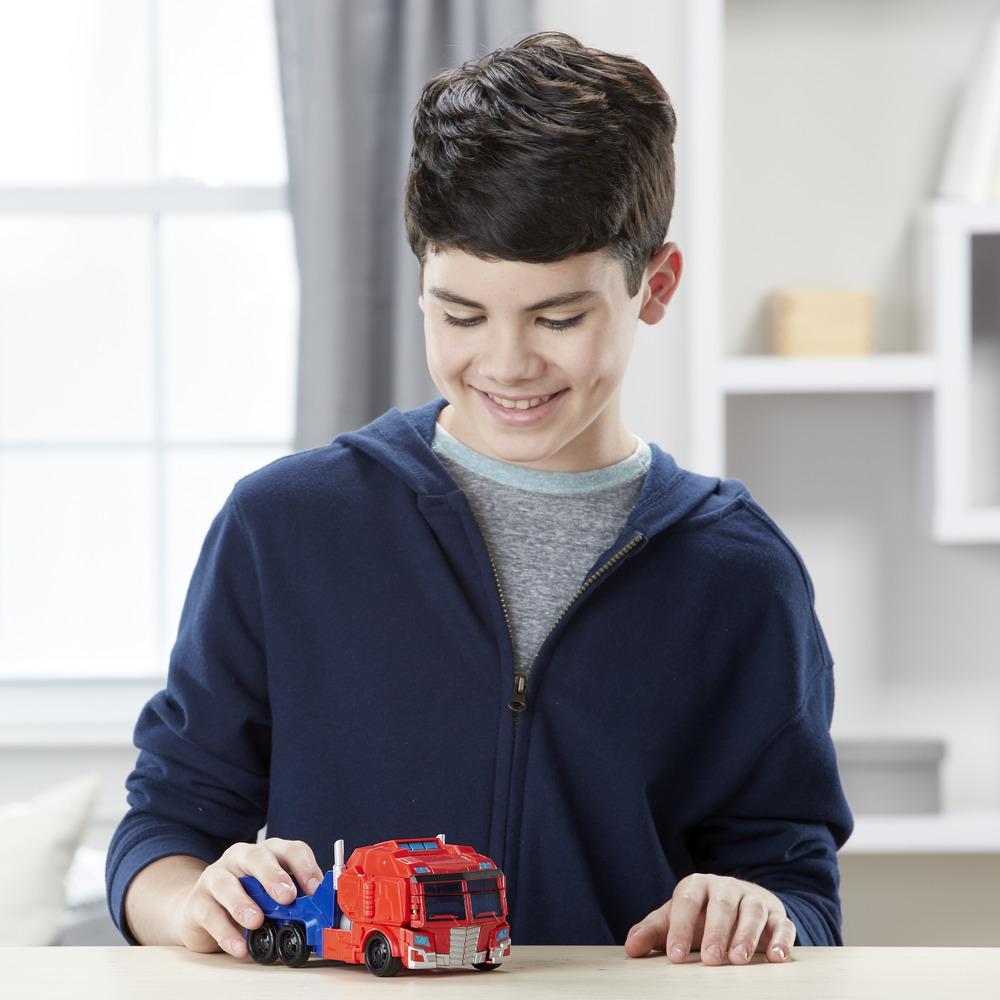 Hasbro Transformers Cyberverse Ultimate Class Optimus Prime Action Figure ฮาสโบร ทรานสฟอเมอร์ส ไซเบอร์เวิร์ส อัลติเมต คลาส หุ่นยนต์ออพติมัส ไพรม์ ขนาด 11.5 นิ้ว ลิขสิทธิ์แท้