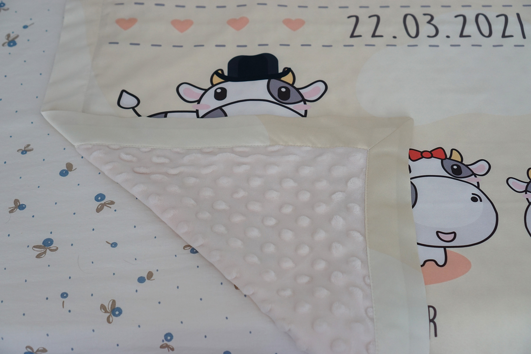 ผ้าห่ม สั่งทำใส่ชื่อ ลาย Cow1 - Cream