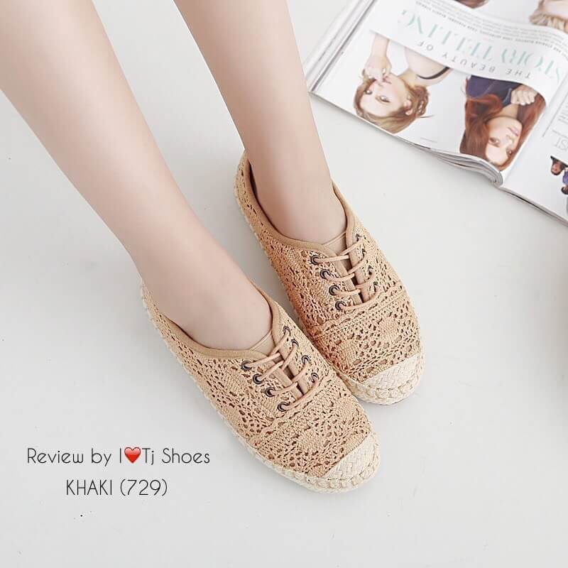 รองเท้าผ้าใบลูกไม้สไตล์วินเทจ (สีกรม)