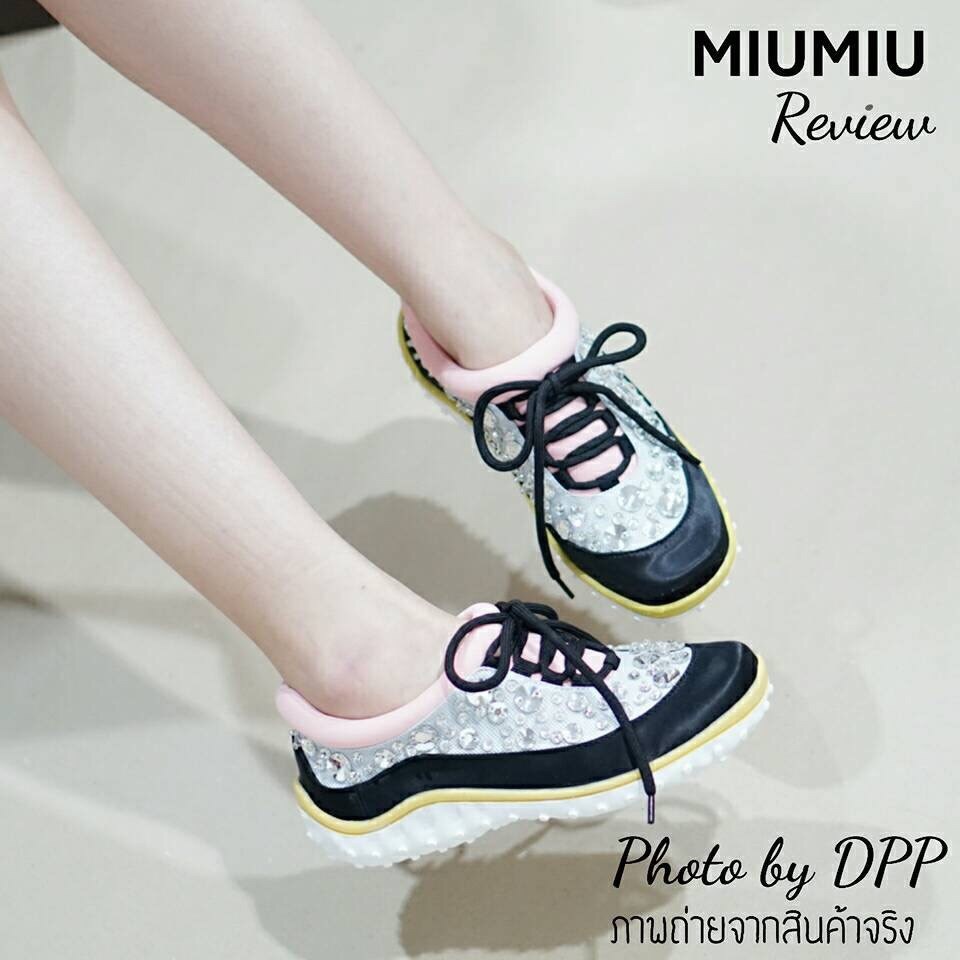 พร้อมส่ง : รองเท้าผ้าใบ MIUMIU Jeweled Satin Lace-Up Sneaker (สีชมพู)