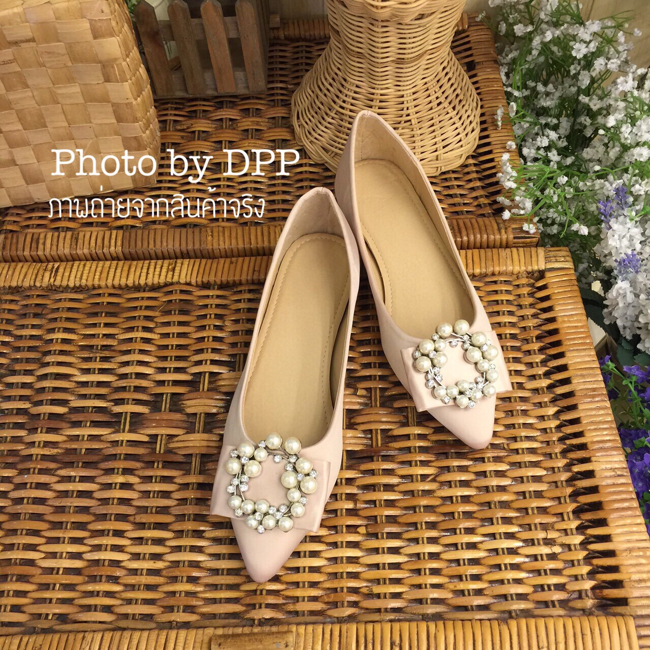 พร้อมส่ง : รองเท้าคัทชูไข่มุก (สีชมพู)