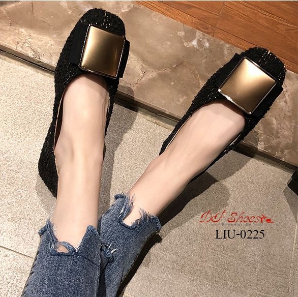 รองเท้าคัทชูส้นแบนแต่งอะไหล่ (สีแดง)