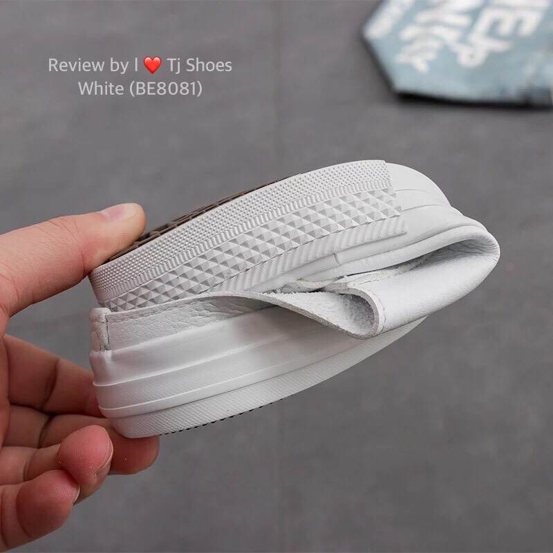 รองเท้าผ้าใบเปิดส้นทรงสวม (สีครีม)