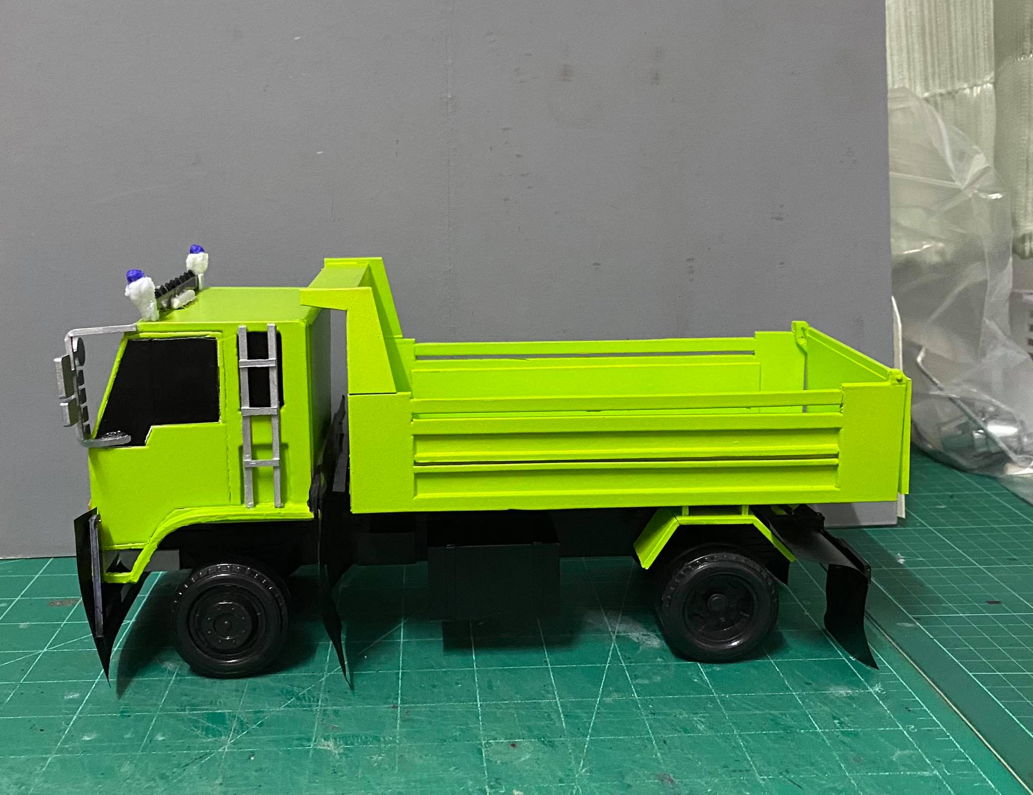 รถดั๊มพ์ 6 ล้อ อีซูสุร๊อกกี้ 1/24 พลาสติก