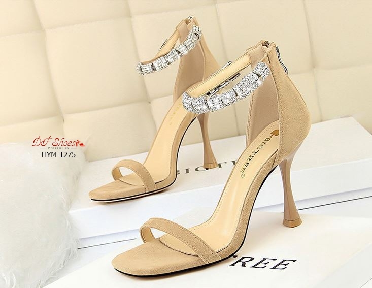 รองเท้าส้นสูงแต่งอะไหล่เพชรรัดข้อ (สีชมพู)