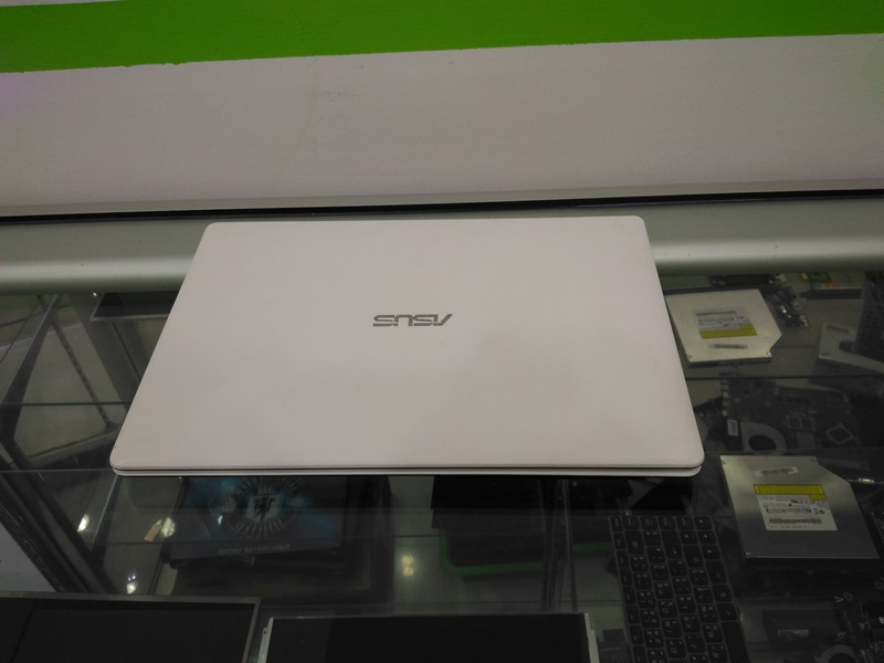 บอดี้ ASUS X452C