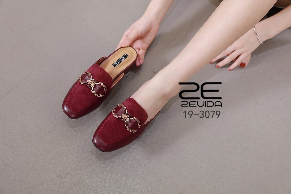 รองเท้าคัทชูส้นเตี้ยเปิดส้นแต่งอะไหล่ (สีชมพู)