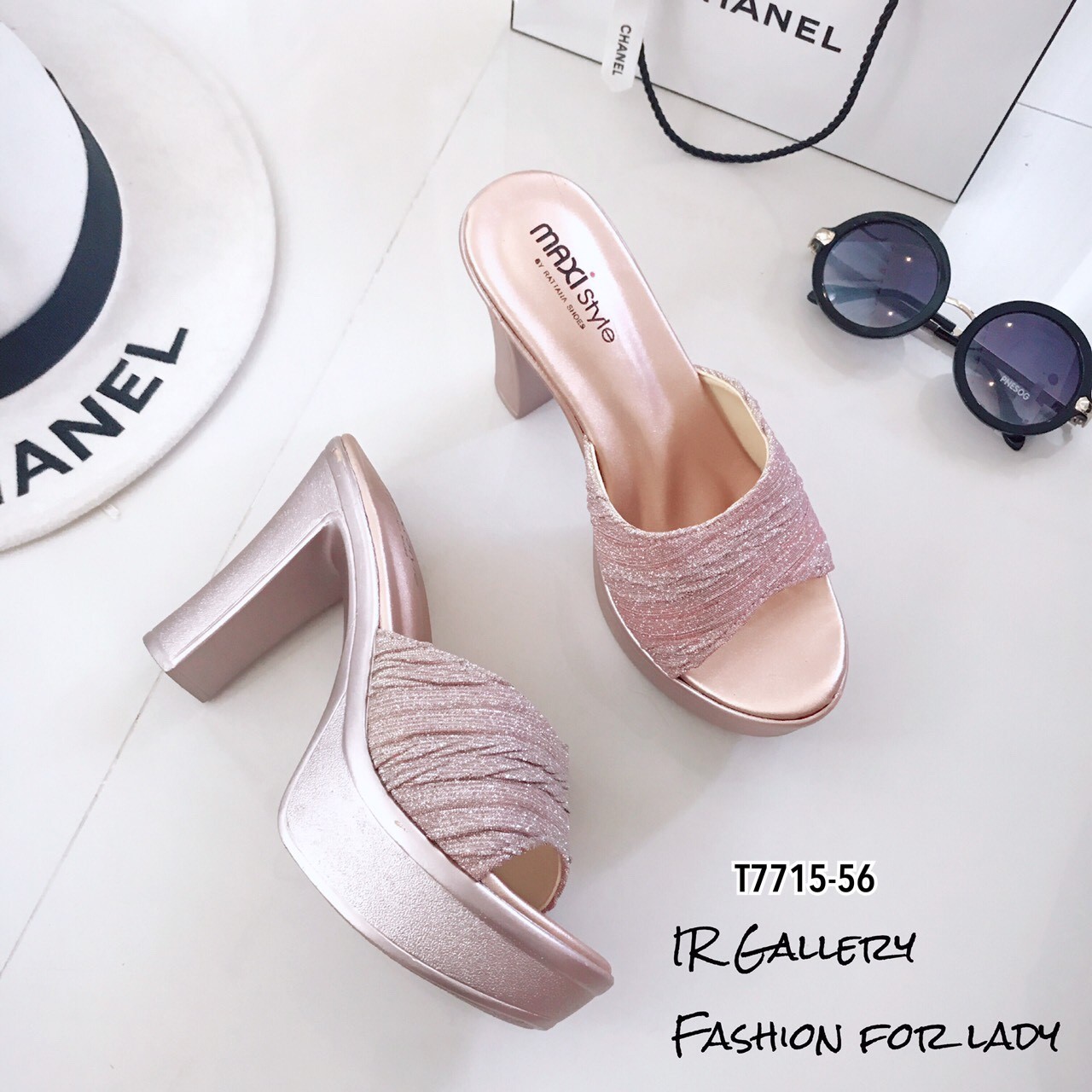 รองเท้าส้นสูงเปิดส้นสไตล์ Maxi (สีชมพู)