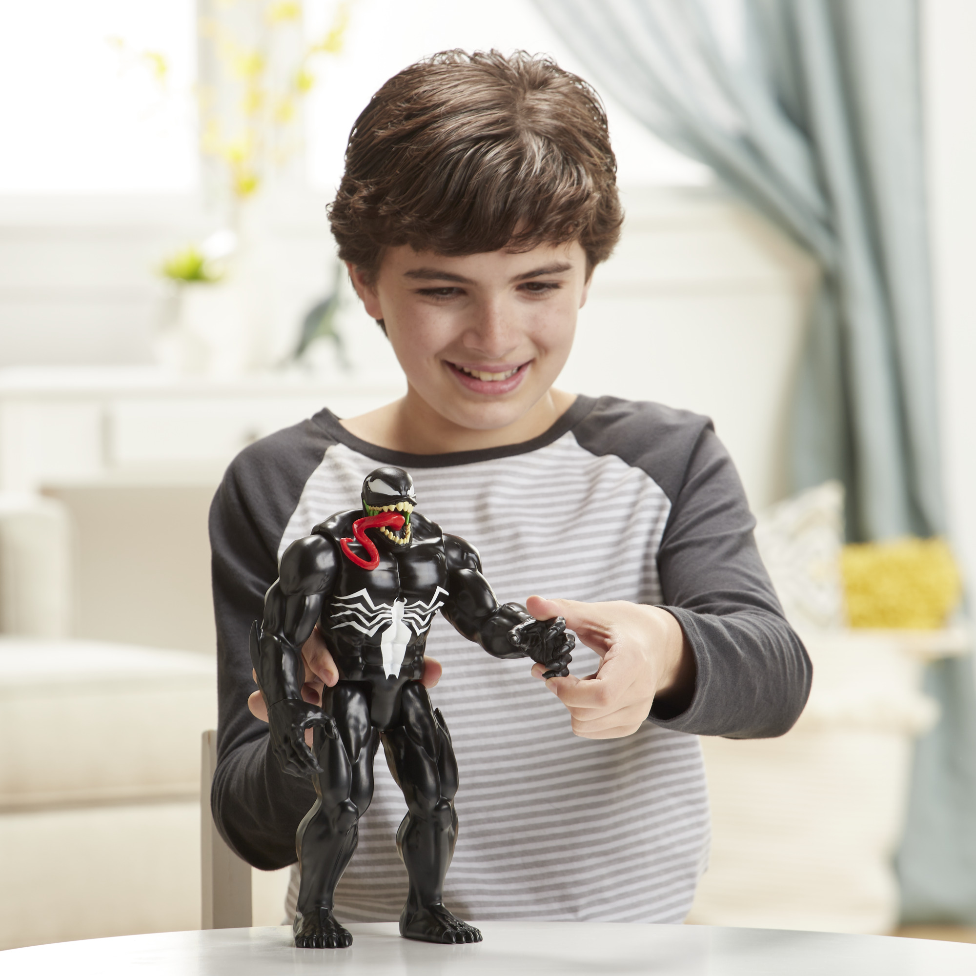 Hasbro Marvel Spider-Man Maximum Venom Titan Hero Venom Figure ฮาสโบร มาร์เวล สไปเดอร์แมน แม็กซิมั่ม เวน่อม หุ่นโมเดลฟิกเกอร์ เวน่อม ขนาด 14 นิ้ว ลิขสิทธิ์แท้