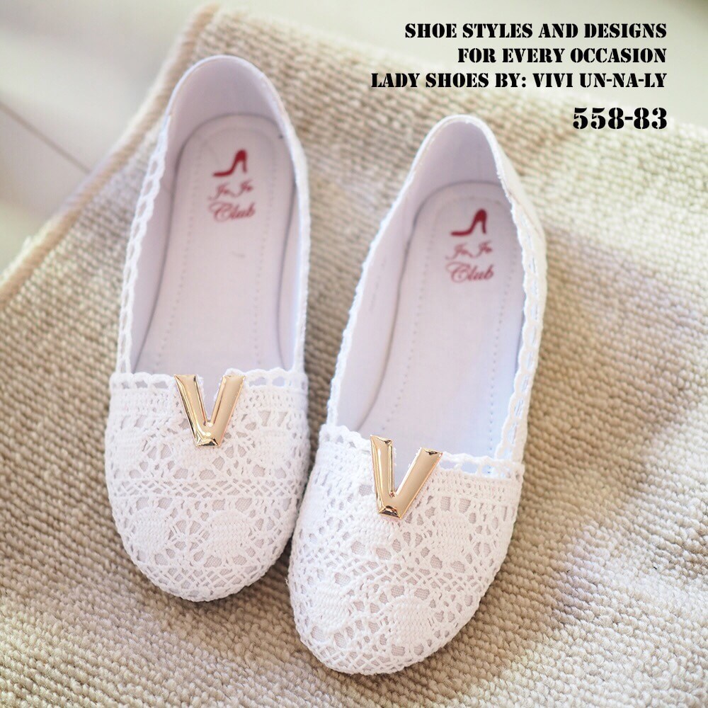 พร้อมส่ง : รองเท้าลูกไม้ส้นแบน (สีขาว)