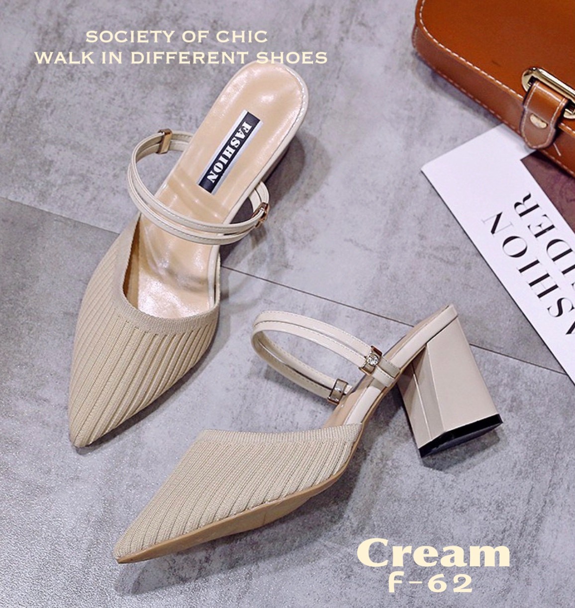 รองเท้าส้นเตี้ยสไตล์ Maxi (สีดำ)