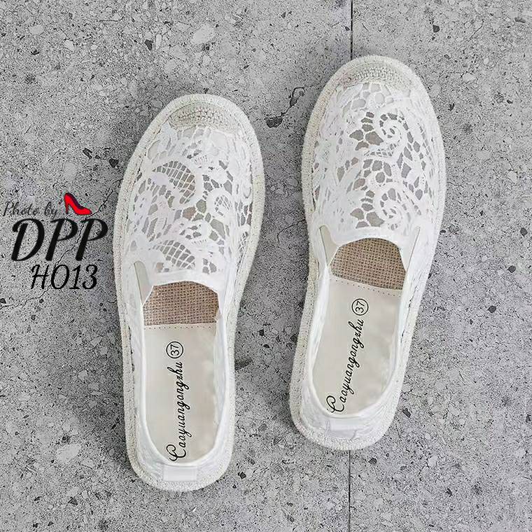 รองเท้าคัทชูผ้าลูกไม้นิ่ม