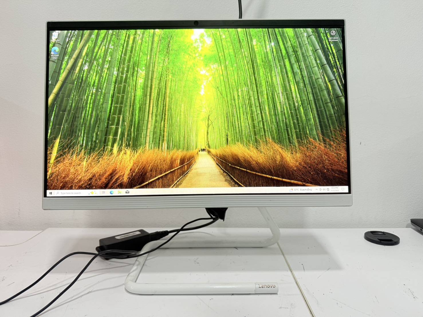 ออลอินวัน Lenovo IdeaCentre AIO A340-22IWL(5405U/8GB/M.2 256GB/1TB)+Adapter จอมีรอย ฟิล์มมุมจอถลอก