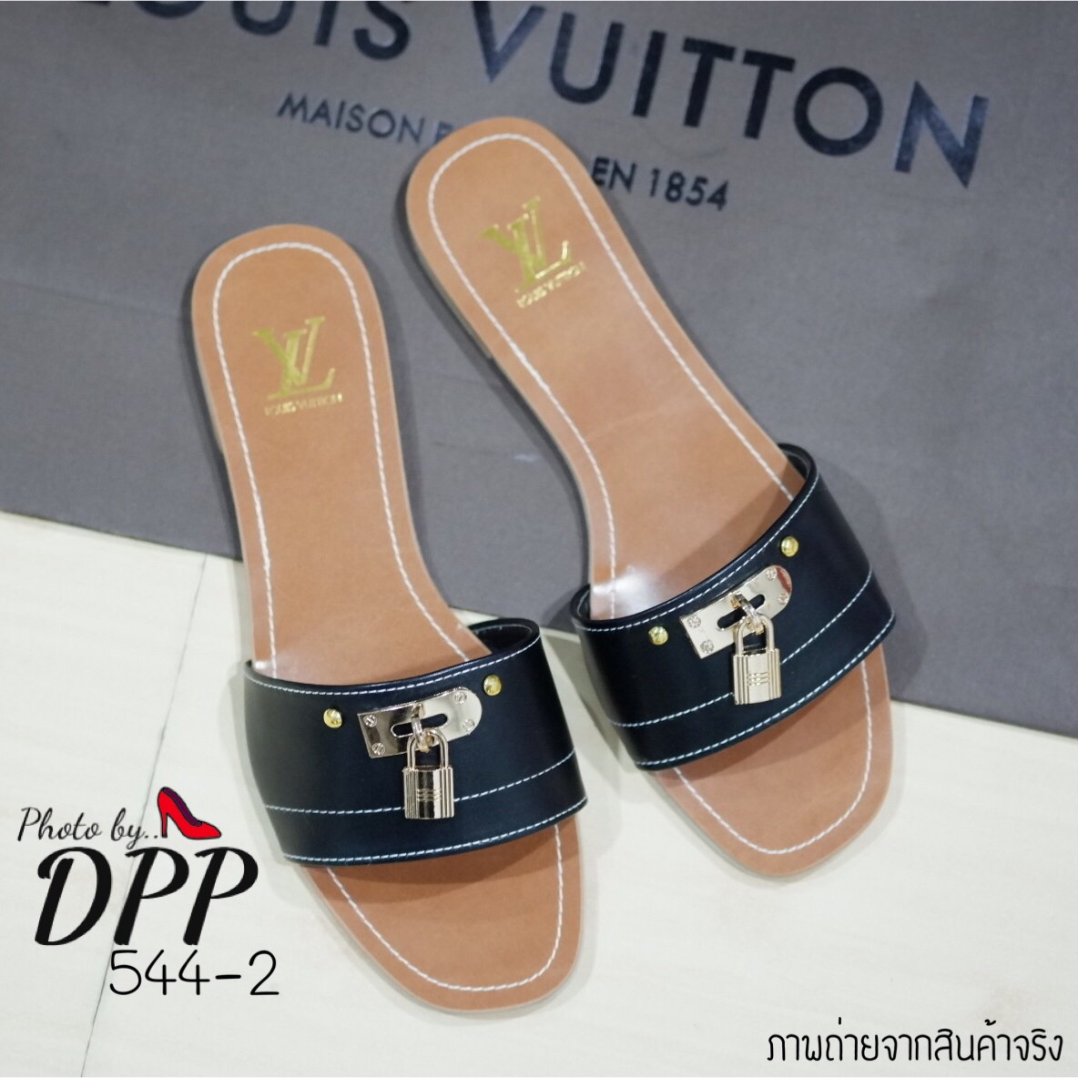 รองเท้าแตะสวมสไตล์ LV (สีดำ)